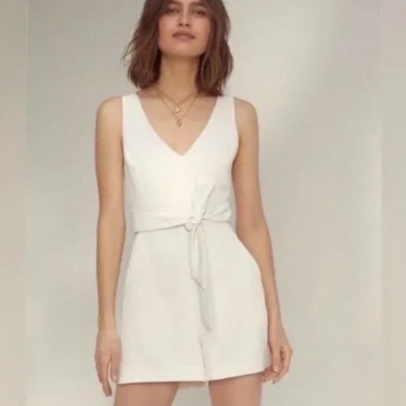 Aritzia Wilfred Ecoulement Belted Ivory V-Neck Romper 0 - Picture 1 of 10